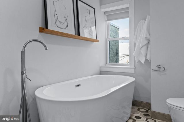 729 TASKER ST, Philadelphia, PA 19148