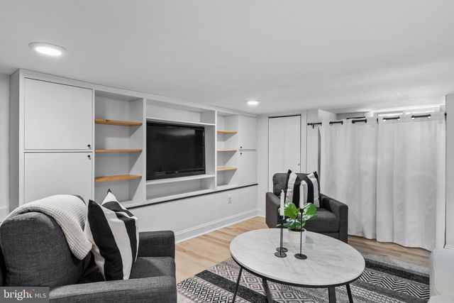 729 TASKER ST, Philadelphia, PA 19148