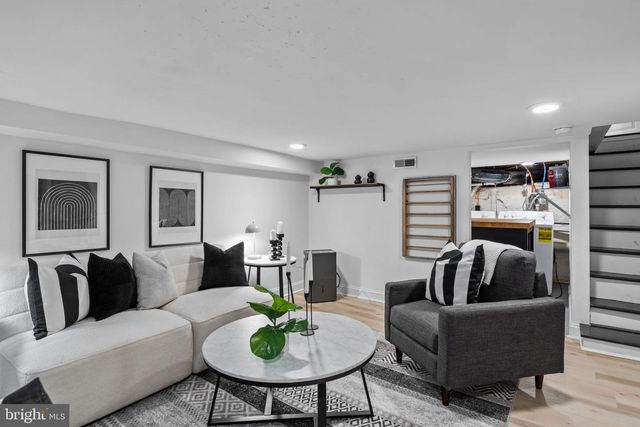 729 TASKER ST, Philadelphia, PA 19148