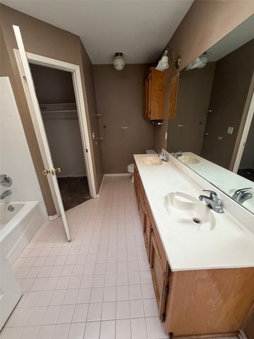 3801 W Hartford Street, Broken Arrow, OK 74012