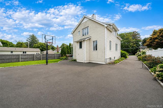 67 Boulevard Avenue, Greenlawn, NY 11740