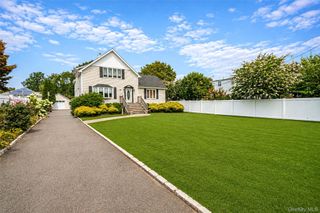 67 Boulevard Avenue, Greenlawn, NY 11740