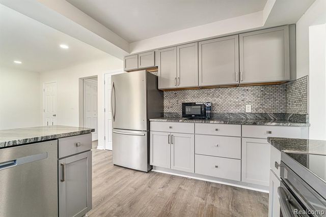 24614 Taft Road, Novi, MI 48375