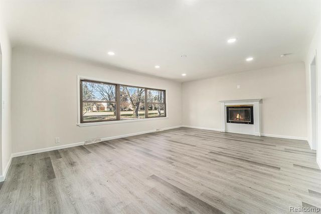 24614 Taft Road, Novi, MI 48375