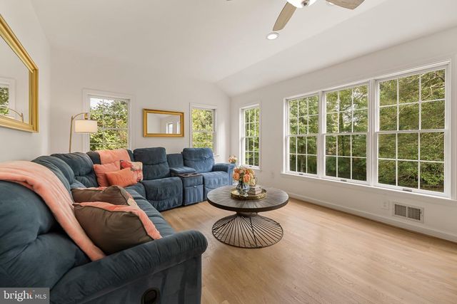 1750 OVERLOOK DR, Silver Spring, MD 20903