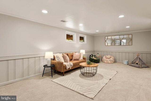1750 OVERLOOK DR, Silver Spring, MD 20903