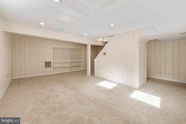 1750 OVERLOOK DR, Silver Spring, MD 20903