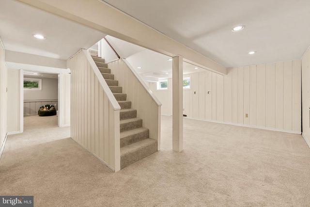 1750 OVERLOOK DR, Silver Spring, MD 20903