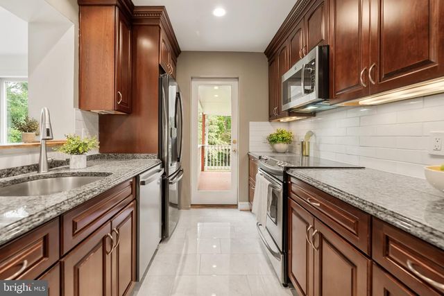 1750 OVERLOOK DR, Silver Spring, MD 20903