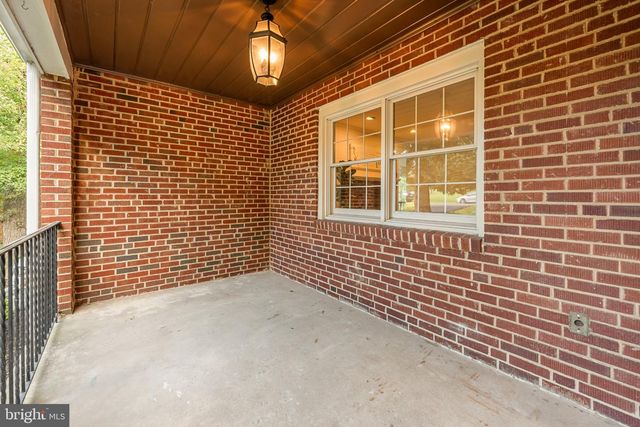 1750 OVERLOOK DR, Silver Spring, MD 20903