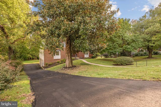 1750 OVERLOOK DR, Silver Spring, MD 20903