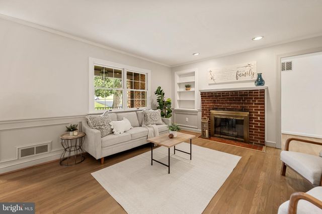 1750 OVERLOOK DR, Silver Spring, MD 20903