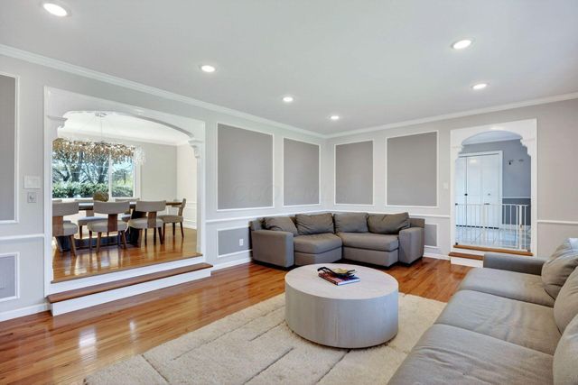 2433 Brookwood Road, Columbus, OH 43209