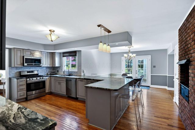 2433 Brookwood Road, Columbus, OH 43209