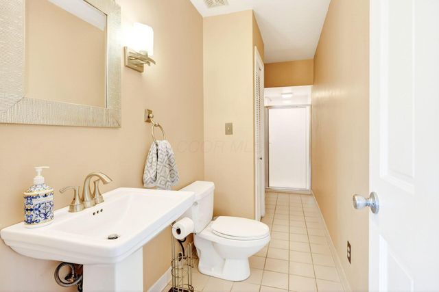 2433 Brookwood Road, Columbus, OH 43209