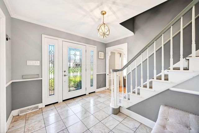 2433 Brookwood Road, Columbus, OH 43209
