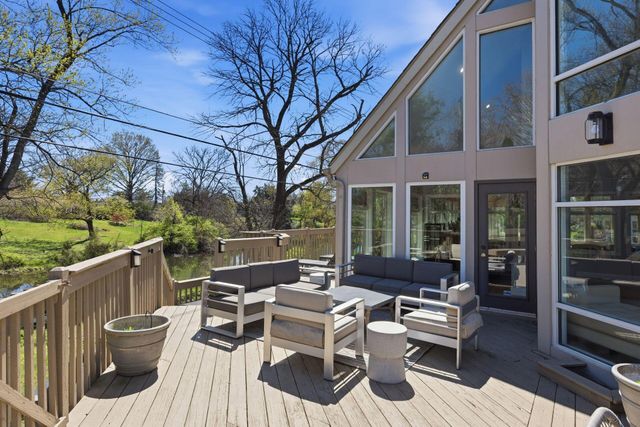 2433 Brookwood Road, Columbus, OH 43209