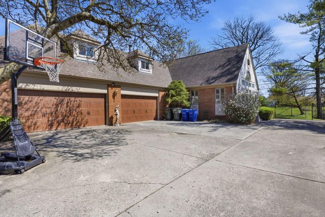 2433 Brookwood Road, Columbus, OH 43209