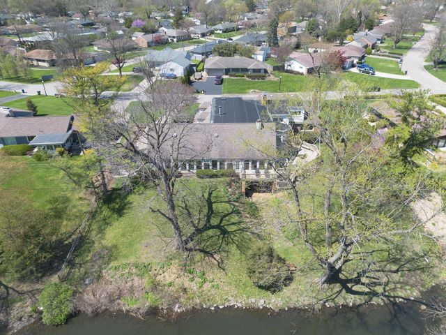 2433 Brookwood Road, Columbus, OH 43209