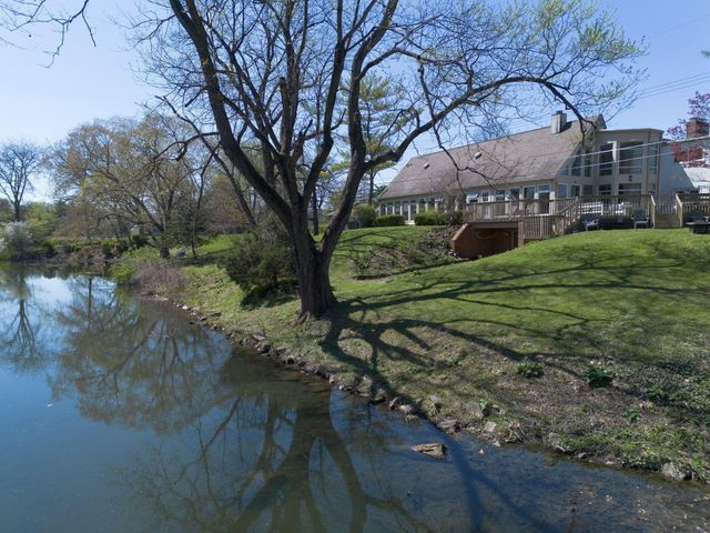 2433 Brookwood Road, Columbus, OH 43209