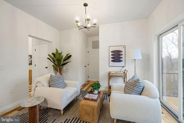 104 E HAVEN CT, Charlottesville, VA 22911