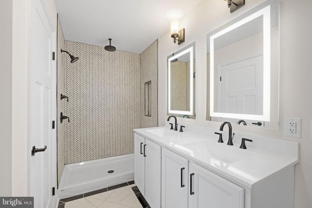 104 E HAVEN CT, Charlottesville, VA 22911