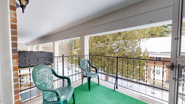 100 Kennedy Dr Apt 74, South Burlington, VT 05403