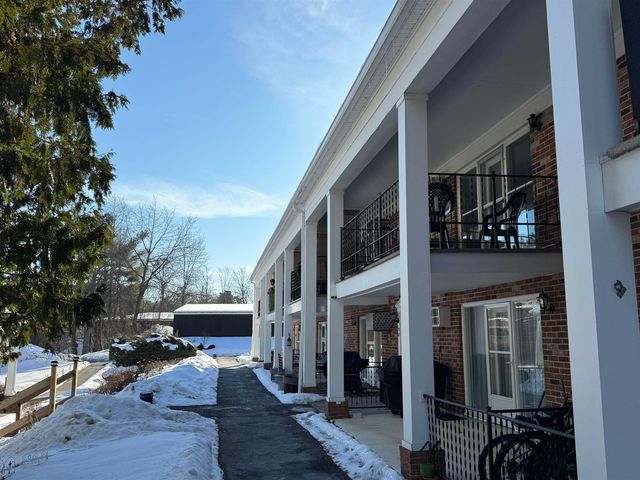 100 Kennedy Dr Apt 74, South Burlington, VT 05403