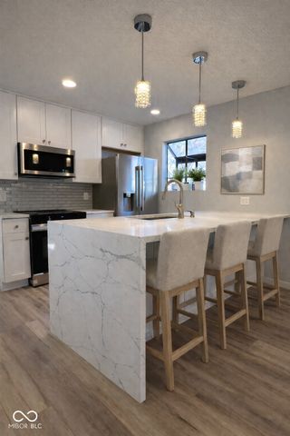 8054 Harvest Lane, Indianapolis, IN 46256