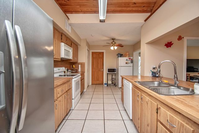 21566 Arbor Way, Boca Raton, FL 33433