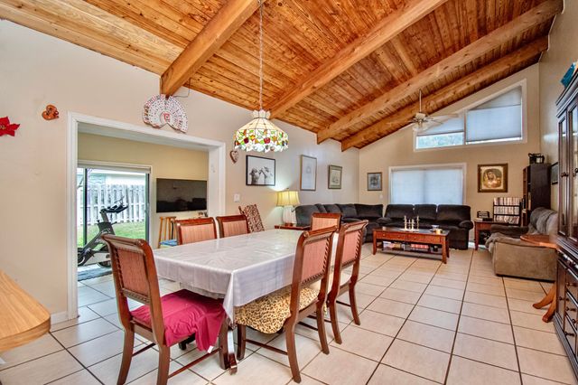 21566 Arbor Way, Boca Raton, FL 33433