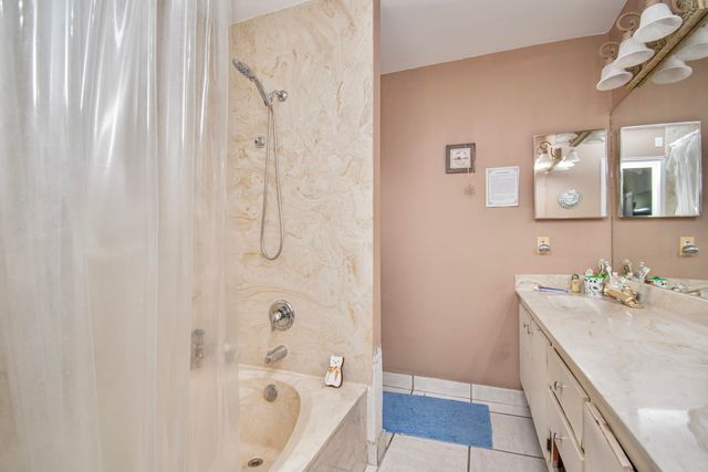 21566 Arbor Way, Boca Raton, FL 33433