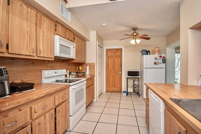 21566 Arbor Way, Boca Raton, FL 33433