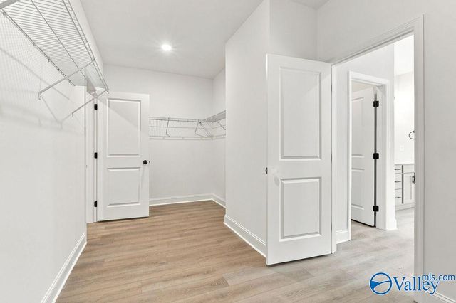 909 Ronnie Drive, Hartselle, AL 35640