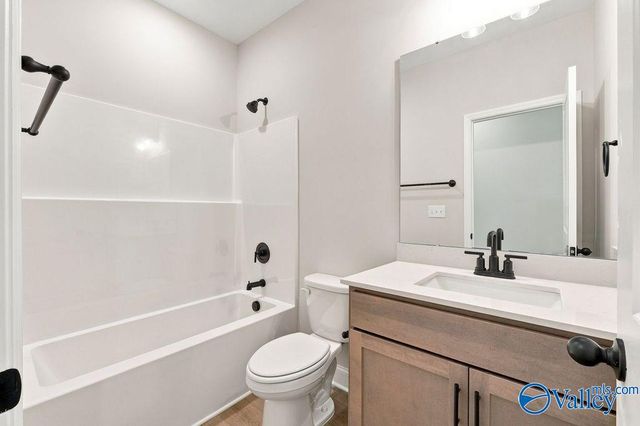 909 Ronnie Drive, Hartselle, AL 35640