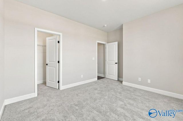 909 Ronnie Drive, Hartselle, AL 35640