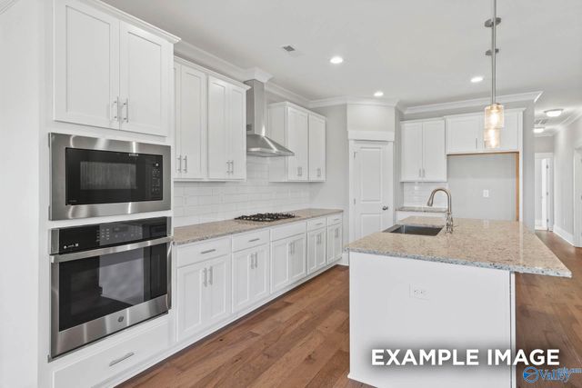 909 Ronnie Drive, Hartselle, AL 35640