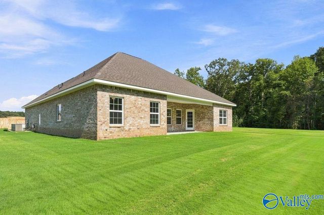 909 Ronnie Drive, Hartselle, AL 35640