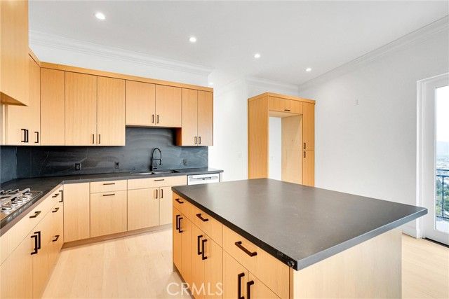 10050 Olivia Ter, Sun Valley (los Angeles), CA 91352