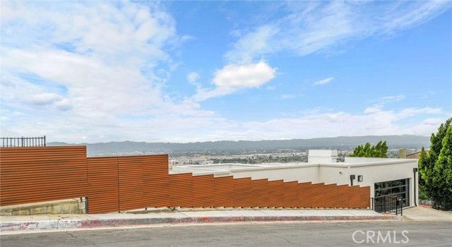 10050 Olivia Ter, Sun Valley (los Angeles), CA 91352