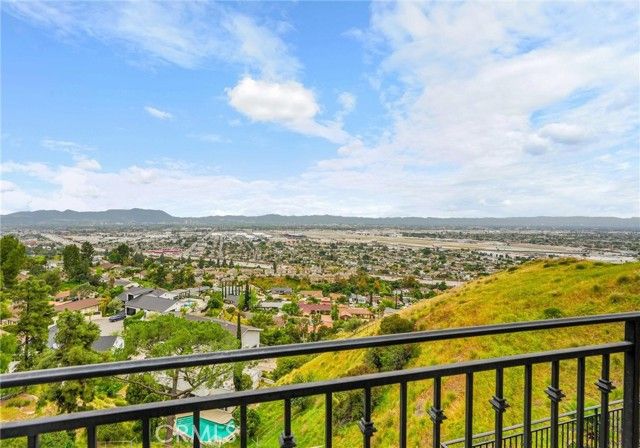 10050 Olivia Ter, Sun Valley (los Angeles), CA 91352