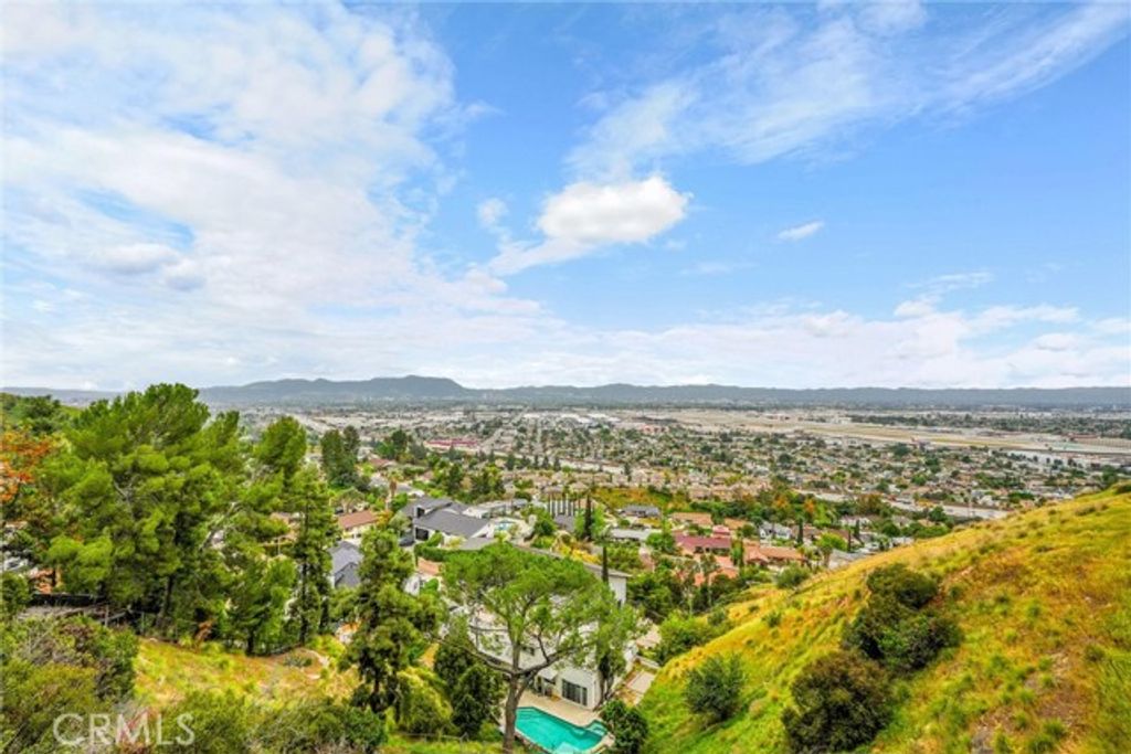 10050 Olivia Ter, Sun Valley (los Angeles), CA 91352
