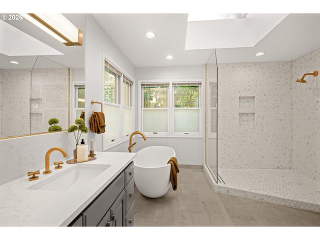 4414 Sw ELEANOR Ln, Portland, OR 97221