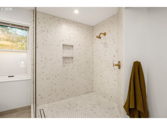 4414 Sw ELEANOR Ln, Portland, OR 97221