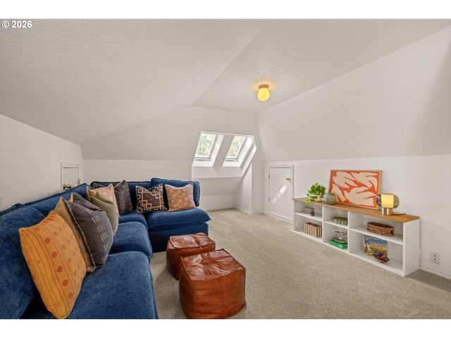 4414 Sw ELEANOR Ln, Portland, OR 97221