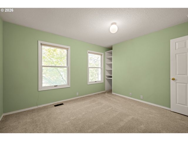 4414 Sw ELEANOR Ln, Portland, OR 97221