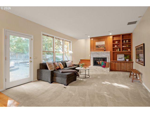 4414 Sw ELEANOR Ln, Portland, OR 97221