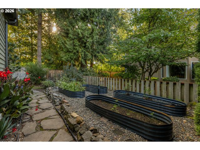 4414 Sw ELEANOR Ln, Portland, OR 97221