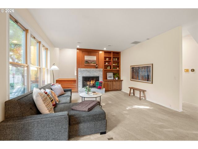 4414 Sw ELEANOR Ln, Portland, OR 97221
