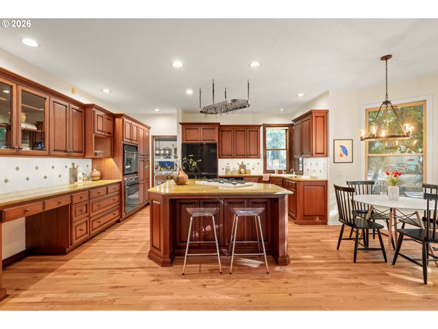 4414 Sw ELEANOR Ln, Portland, OR 97221